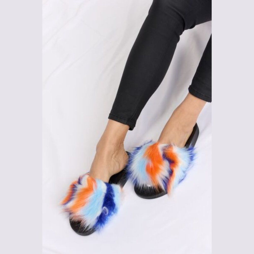 Plush Open-Toe Lounge Sandals (New) - Picture 2 of 7